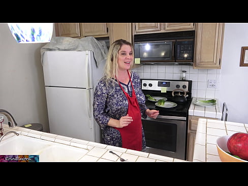 ❤️ Stepmom mulgere eum in culina ante diem suum Anal porn at porn la.villagesexvideos.ru