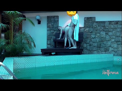 ❤️ Bulla ancillam ad piscinam invitat, sed fervido resistere non potuit Anal porn at porn la.villagesexvideos.ru